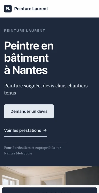Le même site sur téléphone, avec la barre d’appel fixe en bas